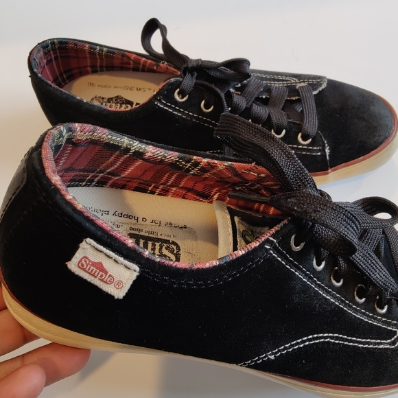 Simple Women's Suede Sneakers - Picture 6 of 8